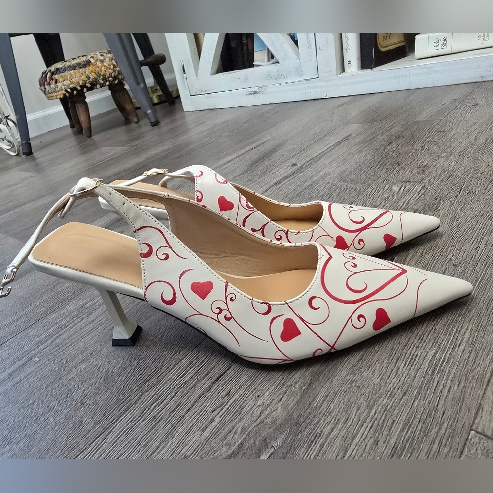 Heart Patterned Pump With Small Square Heel Cream… - image 2